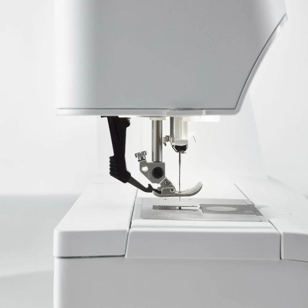 Pfaff expression™ 710 Sewing Machine Special Edition