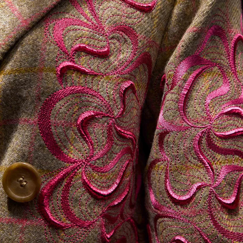 PFAFF® creative expression™ 750 Sewing & Embroidery Machine – Large Embroidery & Precision