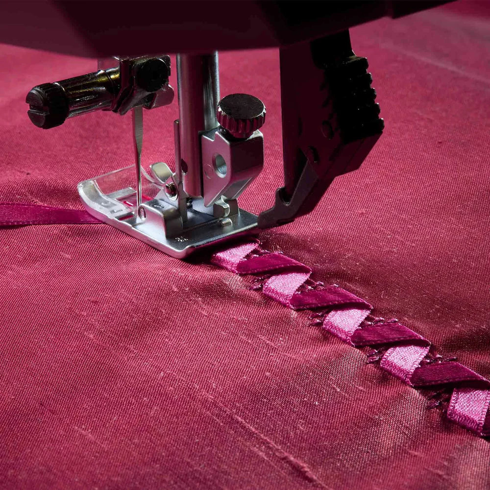 PFAFF® creative expression™ 750 Sewing & Embroidery Machine – Large Embroidery & Precision