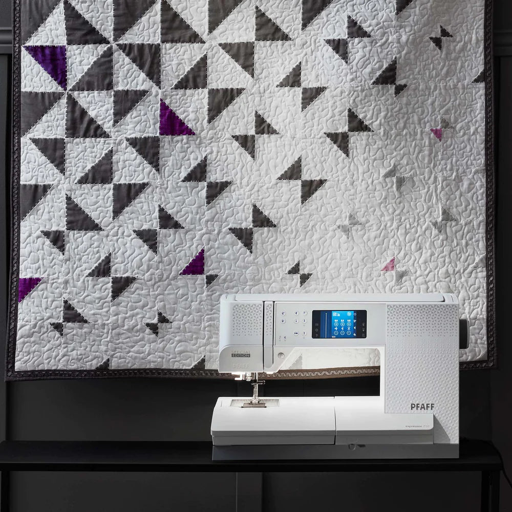 Pfaff expression™ 710 Sewing Machine Special Edition