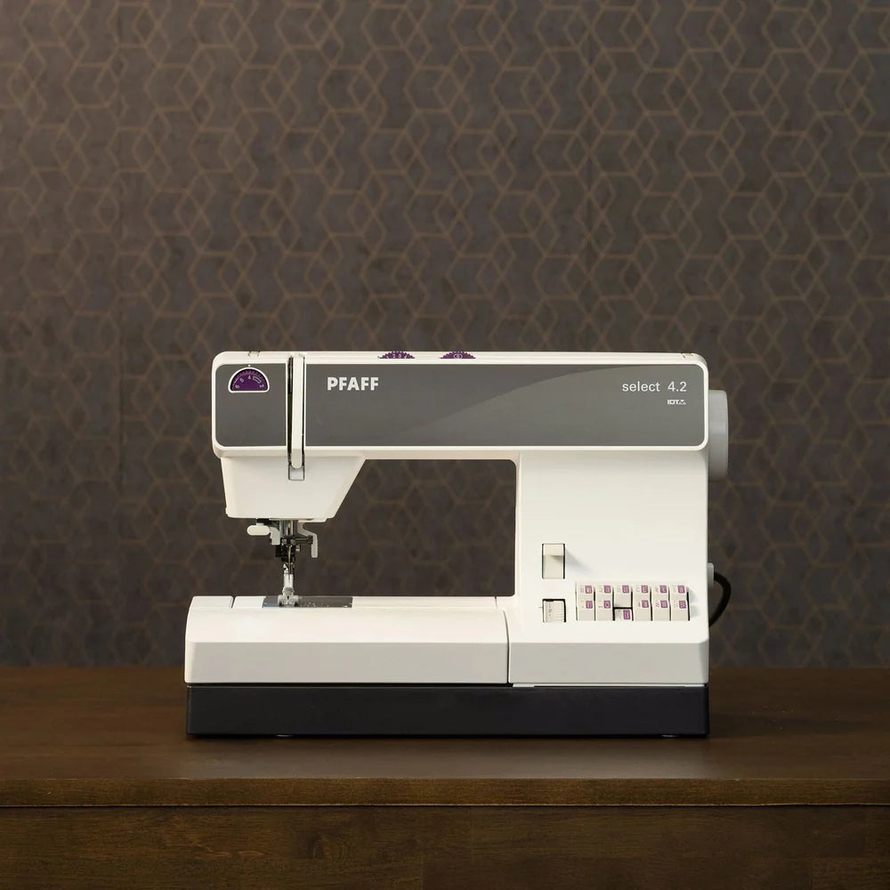 Pfaff Select 4.2 Sewing Machine