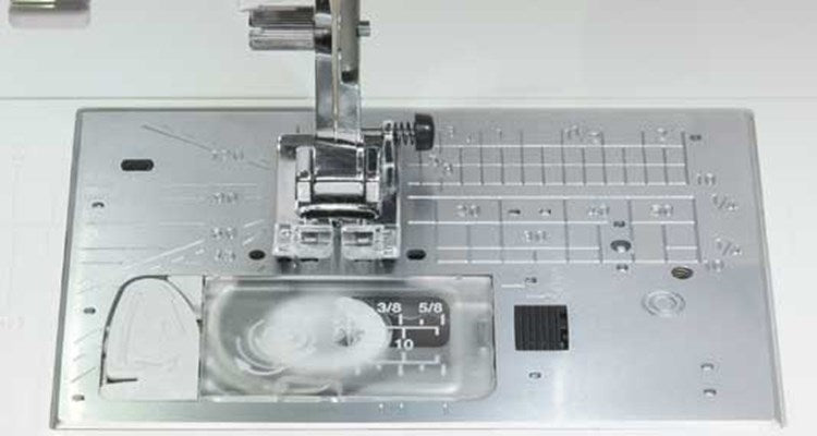 Janome Skyline S9 - Available for purchase in-store only.